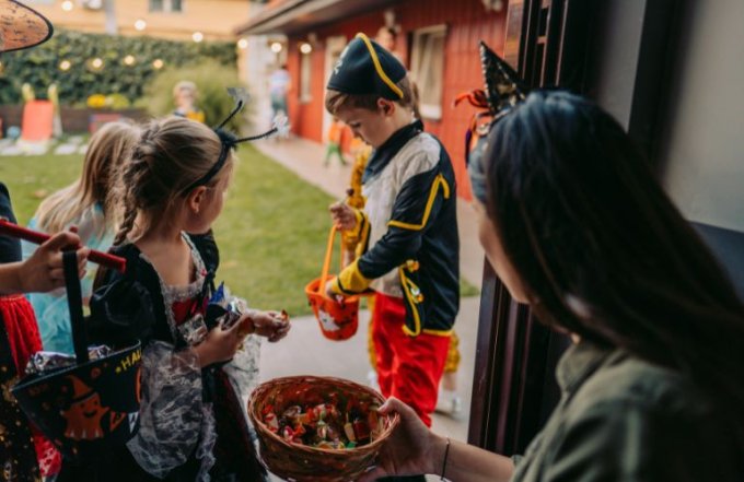 cukierki zbieranie na halloween